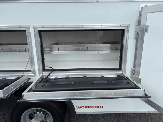 2026 Chevrolet Express Cutaway 4500 Van