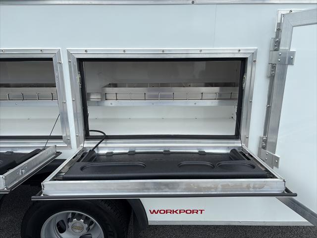 2026 Chevrolet Express Cutaway 4500 Van