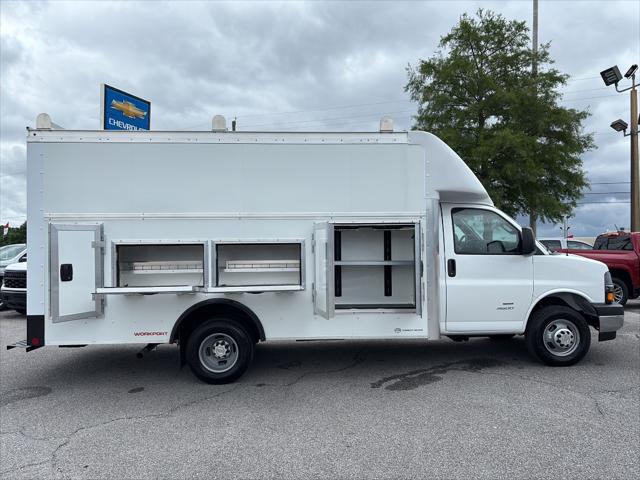 2026 Chevrolet Express Cutaway 4500 Van