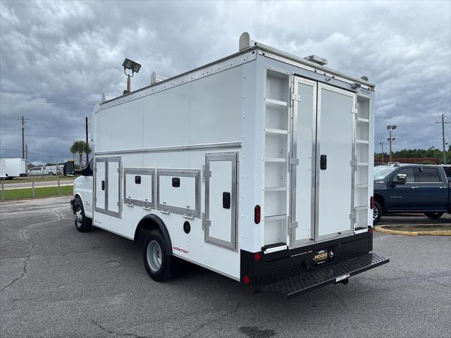 2026 Chevrolet Express Cutaway 4500 Van