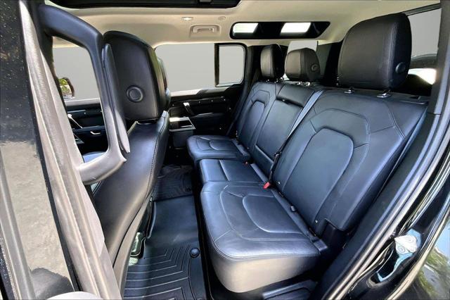 2024 Land Rover Defender 110 P300
