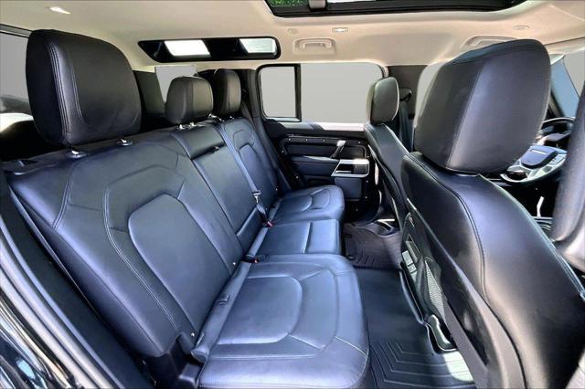 2024 Land Rover Defender 110 P300