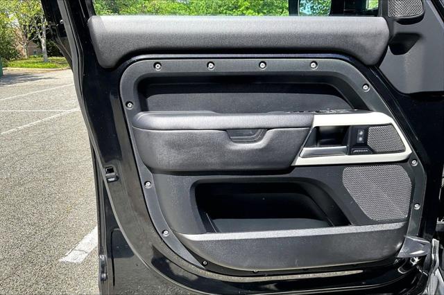 2024 Land Rover Defender 110 P300