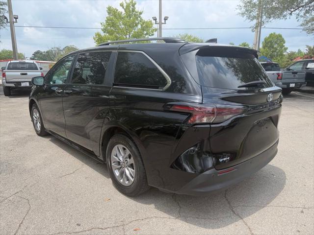 2025 Toyota Sienna XLE