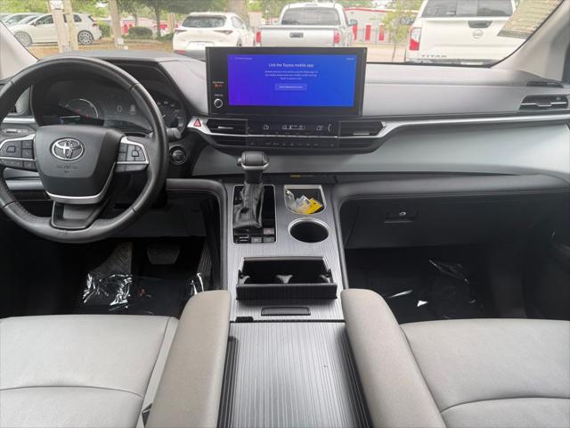 2025 Toyota Sienna XLE