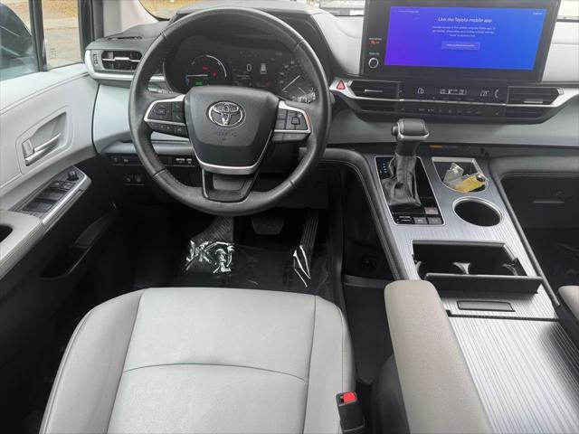 2025 Toyota Sienna XLE