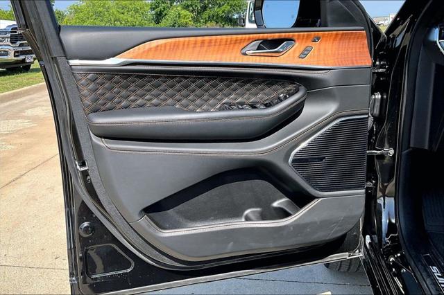 2025 Jeep Grand Cherokee L Summit Reserve 4x4