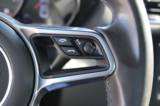 2018 Porsche 718 Cayman Base