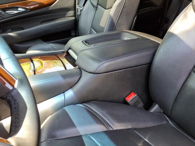 2018 Cadillac Escalade ESV Luxury