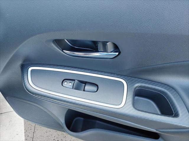 2020 Nissan Versa SR Xtronic CVT