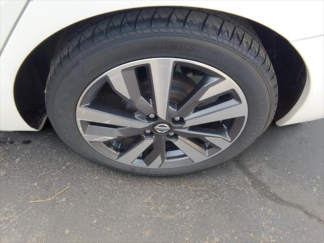 2020 Nissan Versa SR Xtronic CVT