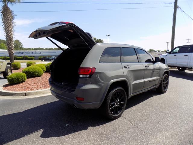 2022 Jeep Grand Cherokee Laredo X 4x4