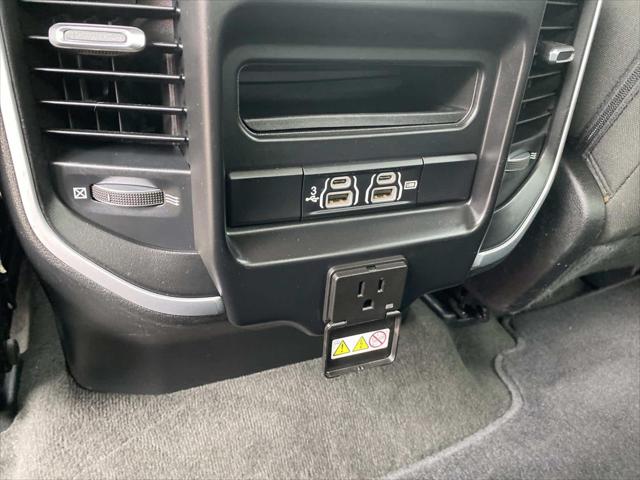 2020 Ram 1500 Big Horn Crew Cab 4x4 5'7" Box