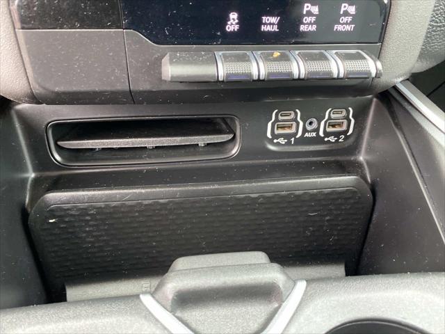 2020 Ram 1500 Big Horn Crew Cab 4x4 5'7" Box