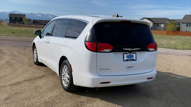 2023 Chrysler Voyager LX