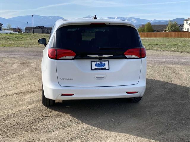 2023 Chrysler Voyager LX