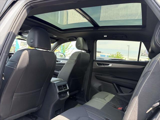 2026 Volkswagen Atlas Cross Sport SE with Technology
