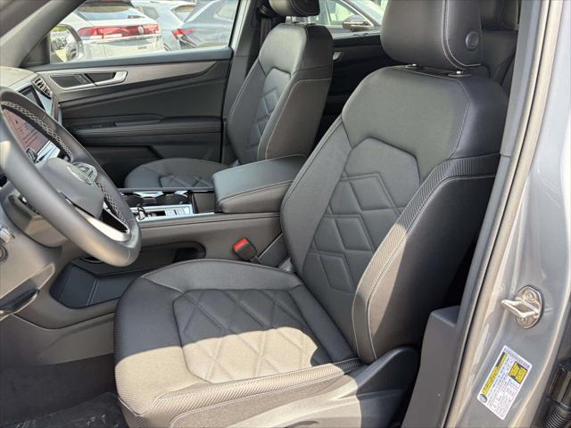 2026 Volkswagen Atlas Cross Sport SE with Technology