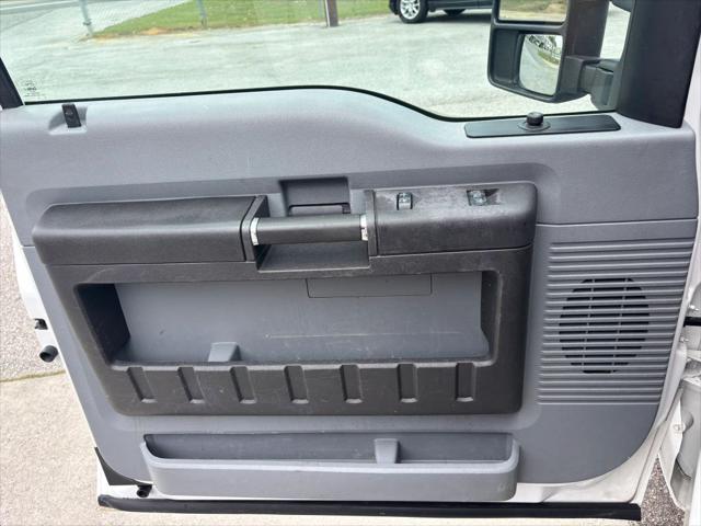2016 Ford F-350 XL Pickup 4D 8 ft