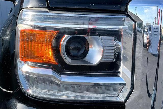 2014 GMC Sierra 1500 Denali Pickup 4D 5 3/4 ft