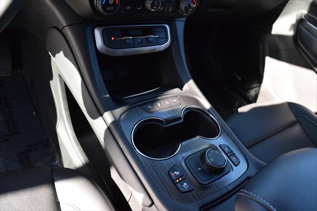 2023 GMC Acadia AWD SLT