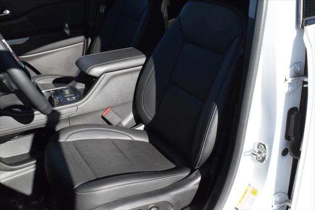 2023 GMC Acadia AWD SLT