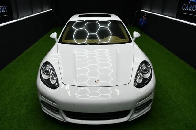 2016 Porsche Panamera 4