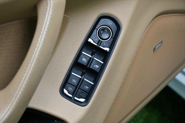 2016 Porsche Panamera 4