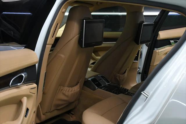 2016 Porsche Panamera 4