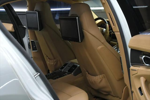 2016 Porsche Panamera 4