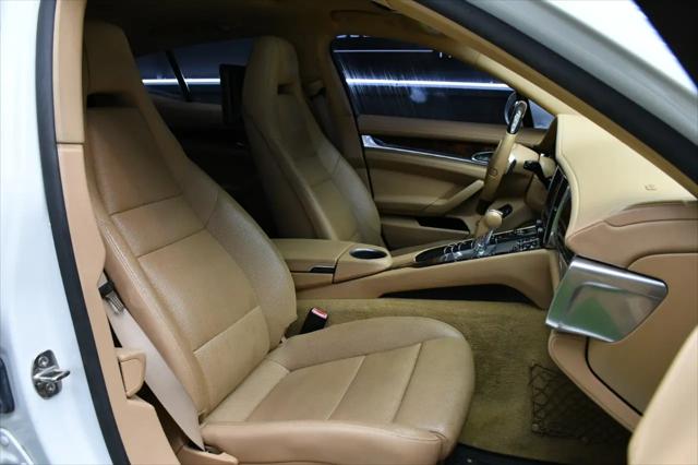 2016 Porsche Panamera 4