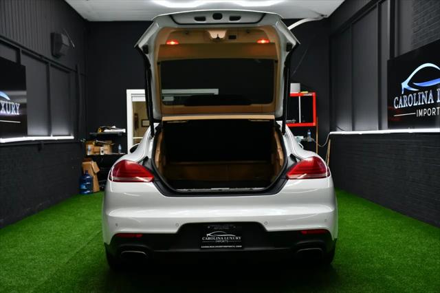 2016 Porsche Panamera 4