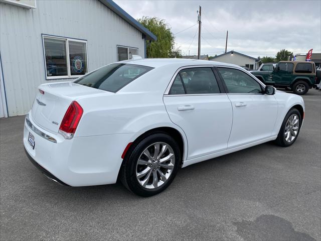 2021 Chrysler 300 Touring L AWD