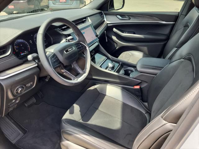 2026 Jeep Grand Cherokee L Altitude 4x4
