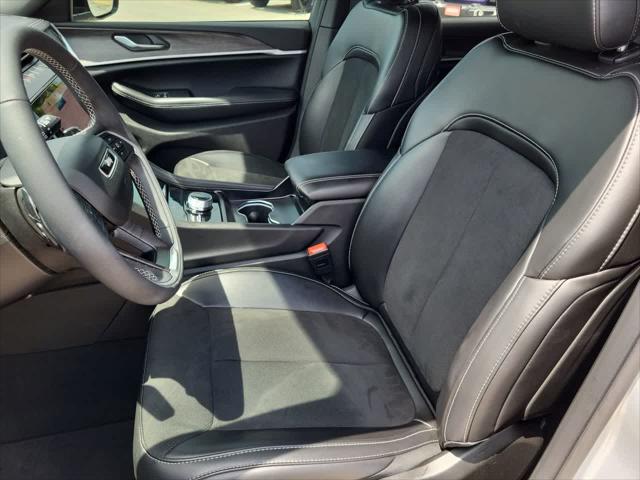 2026 Jeep Grand Cherokee L Altitude 4x4