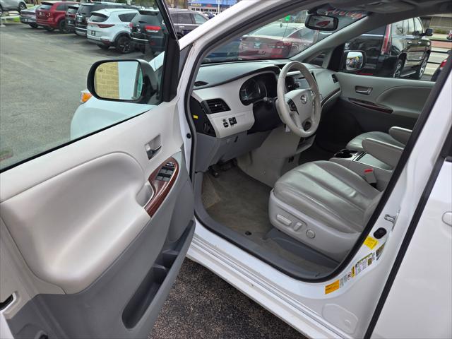 2013 Toyota Sienna XLE 7 Passenger