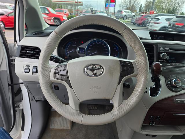 2013 Toyota Sienna XLE 7 Passenger