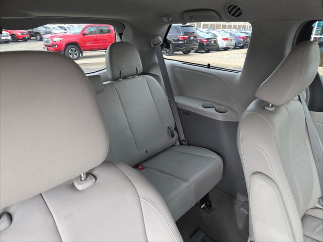 2013 Toyota Sienna XLE 7 Passenger