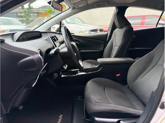 2016 Toyota Prius Three Hatchback 4D