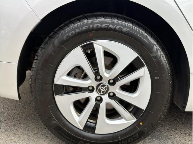 2016 Toyota Prius Three Hatchback 4D