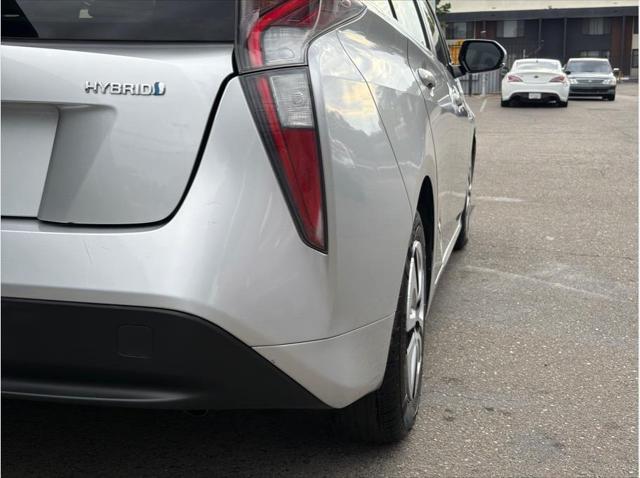 2016 Toyota Prius Three Hatchback 4D