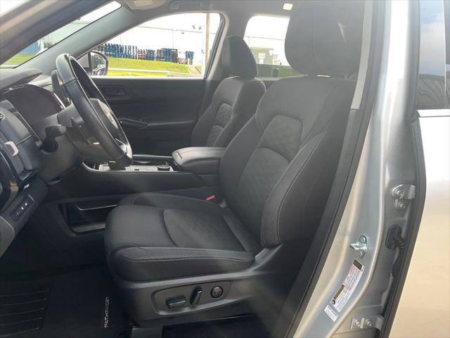 2025 Nissan Pathfinder SV 4WD