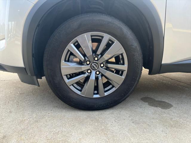 2025 Nissan Pathfinder SV 4WD