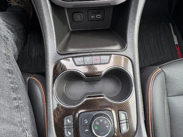 2021 GMC Acadia AWD AT4
