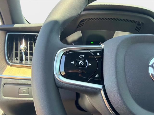 2026 Volvo XC60 B5 Core