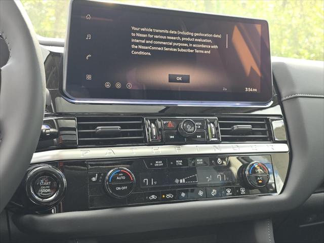 2026 Nissan Pathfinder SV
