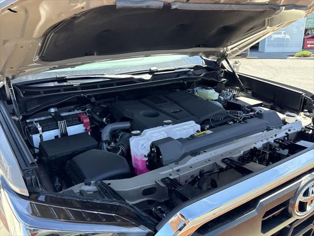 2026 Toyota Tundra SR5 CrewMax 5.5' Bed
