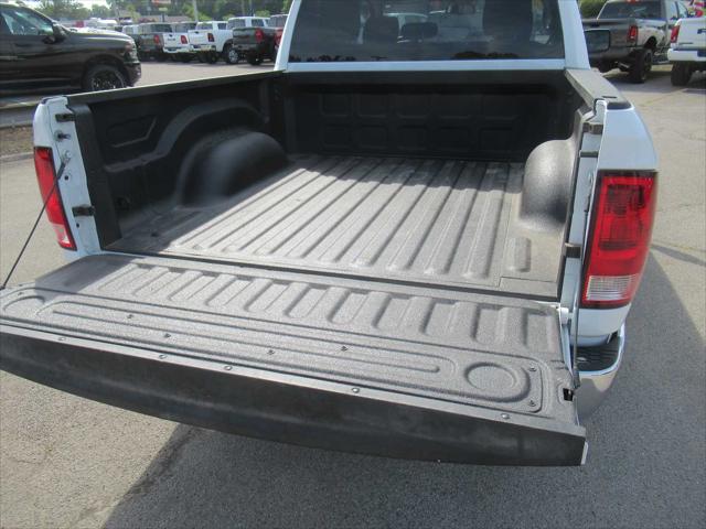 2022 Ram 1500 Classic SLT Crew Cab 4x4 5'7" Box