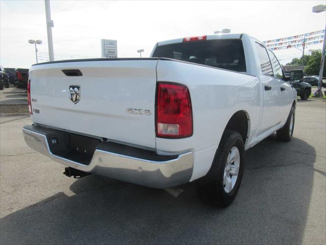 2022 Ram 1500 Classic SLT Crew Cab 4x4 5'7" Box
