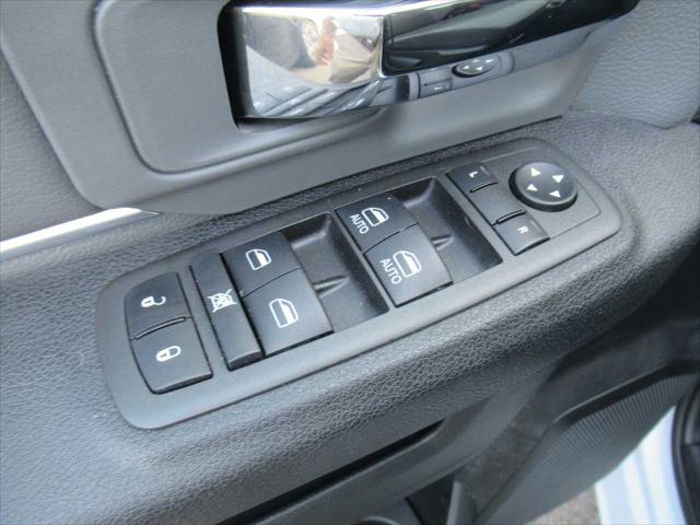 2022 Ram 1500 Classic SLT Crew Cab 4x4 5'7" Box